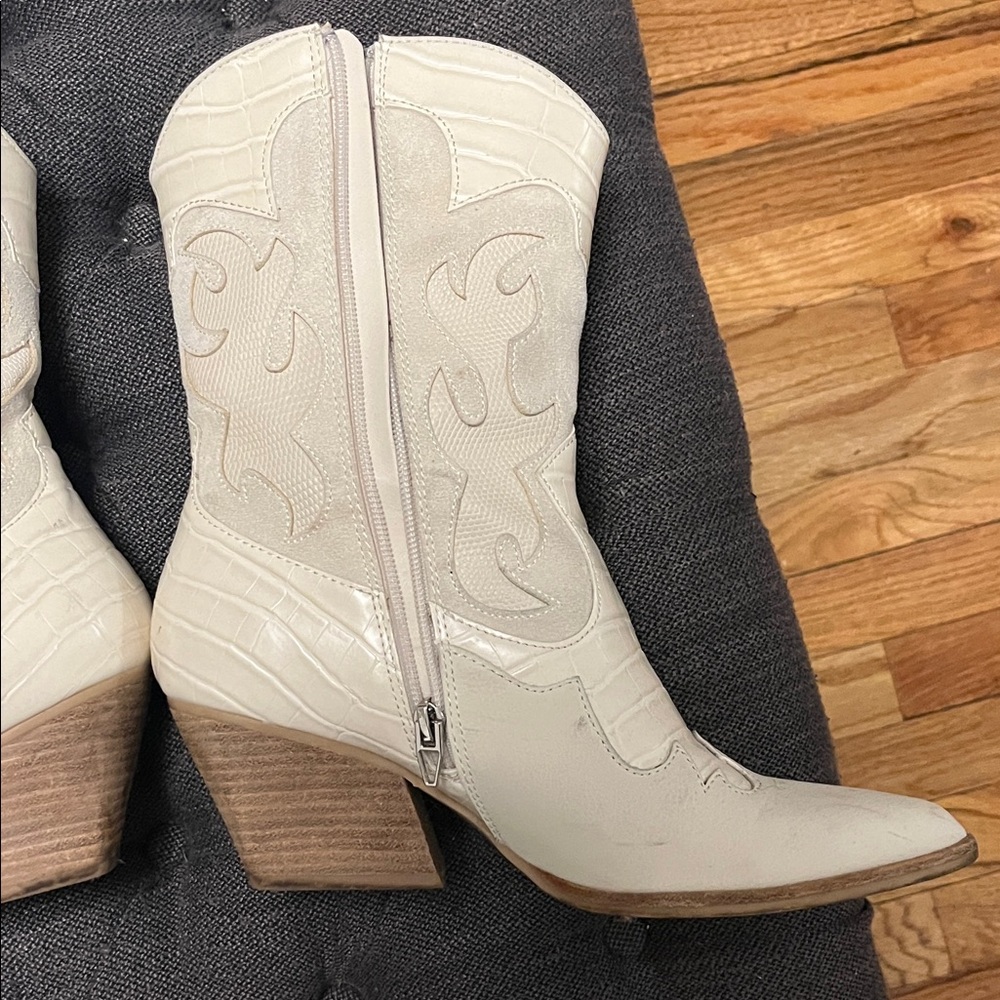 Dolce Vita Cream Ankle Booties - Picture 9 of 10